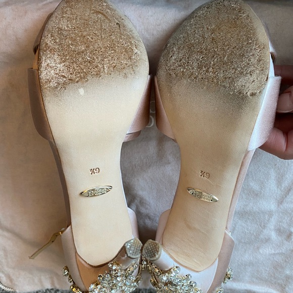 Badgley Mischka Heels 6.5 - Picture 5 of 9